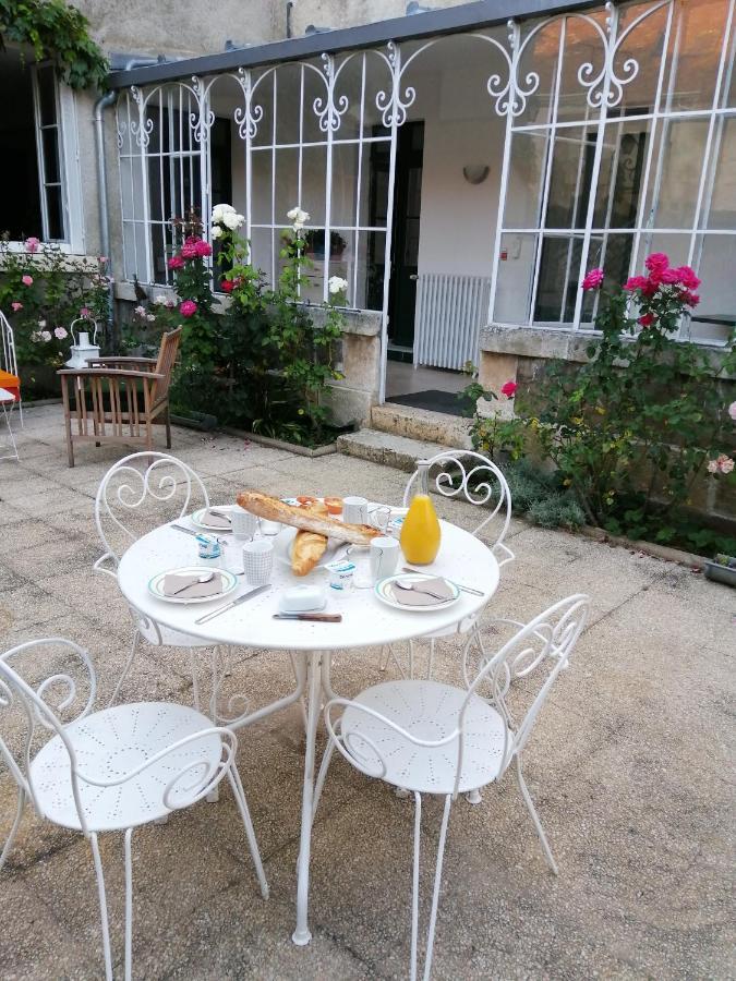 Le Relais des Roses- Chambres d'hôtes Vatan Extérieur photo